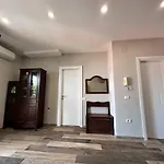 Othalan Aparments קסטלבאטה
