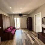 Othalan Aparments קסטלבאטה
